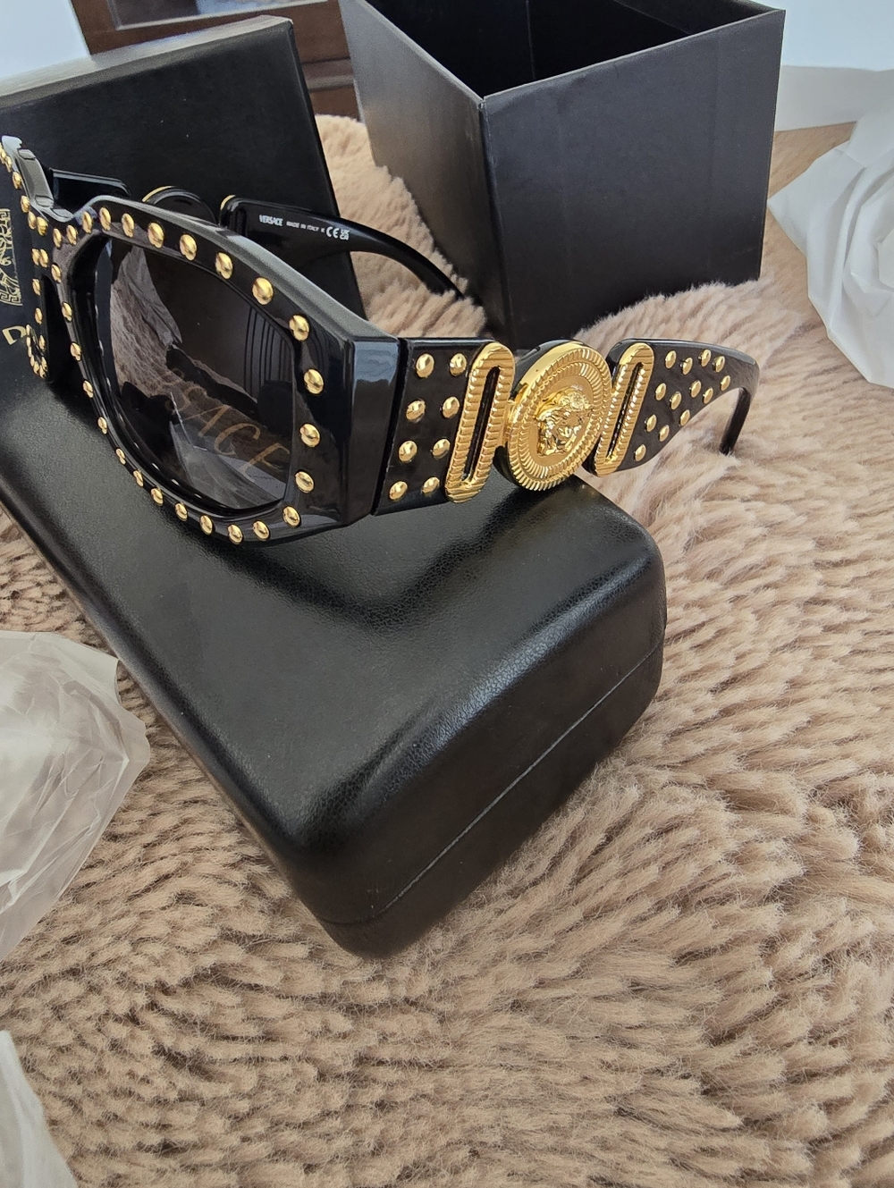 New Versace 0ve4361 Gold Studded Sunglasses Unisex - Picture 7 of 10